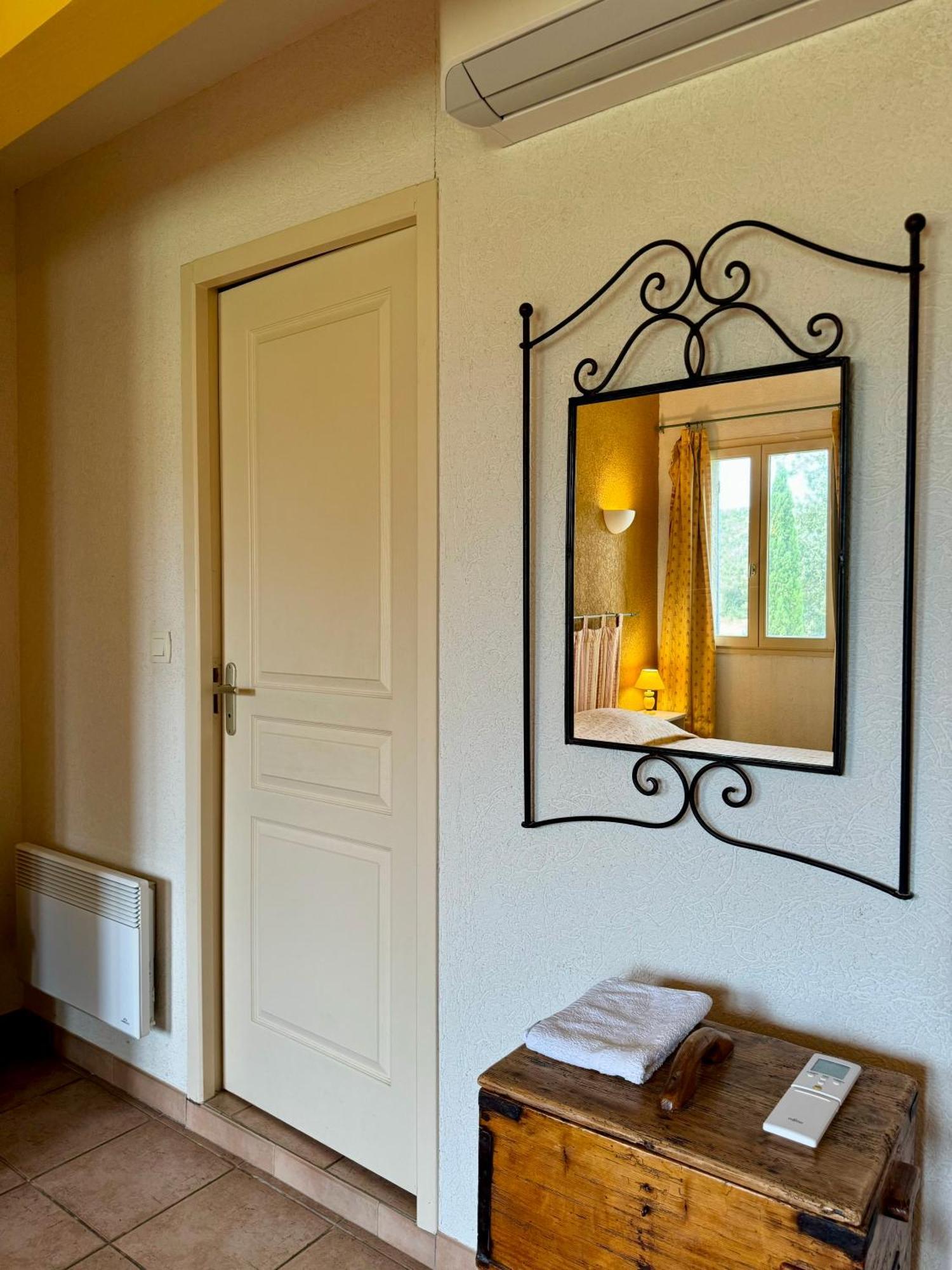 Mas Du Grand Peloux Otel Port-Saint-Louis-du-Rhône Dış mekan fotoğraf