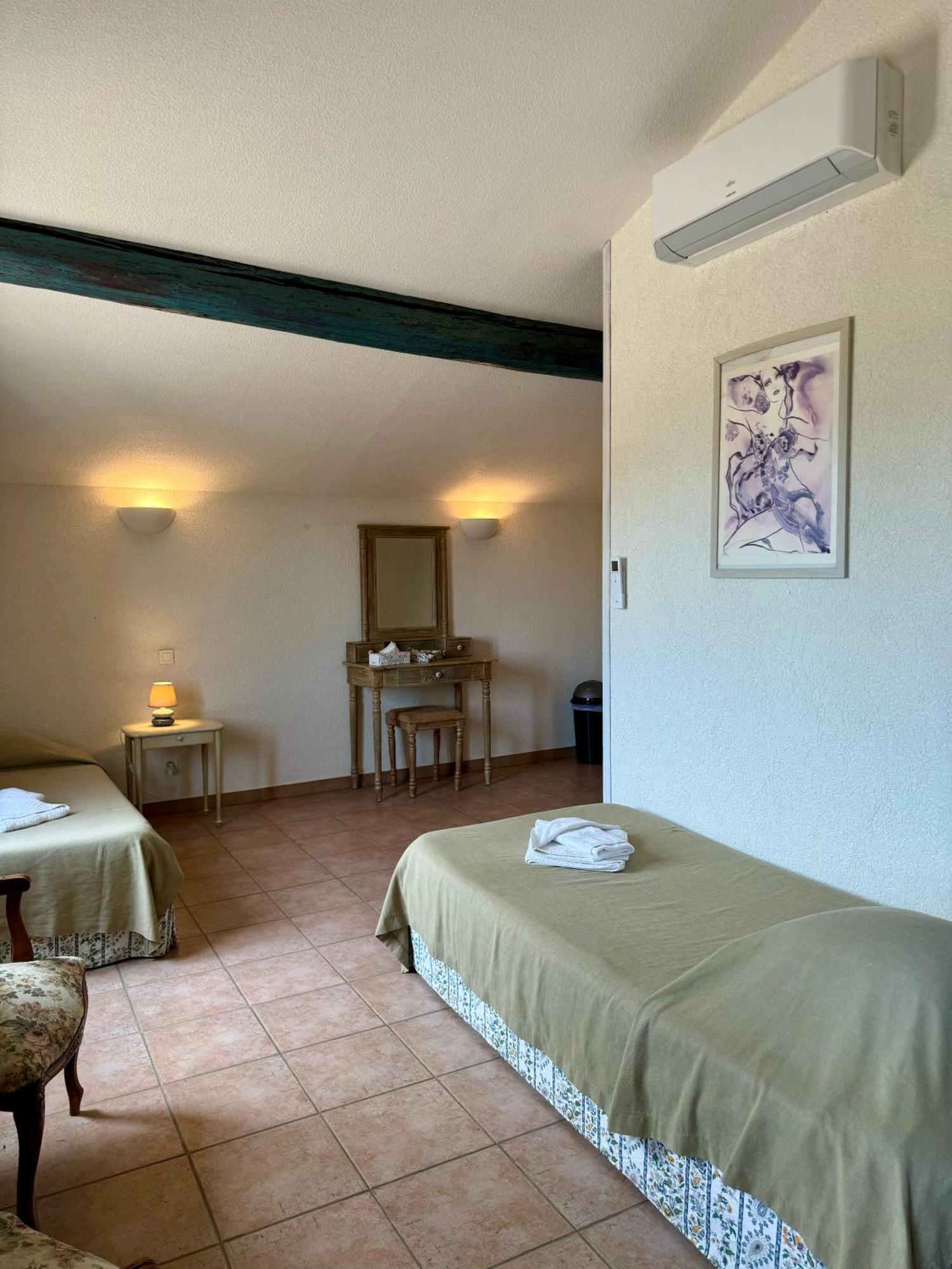 Mas Du Grand Peloux Otel Port-Saint-Louis-du-Rhône Dış mekan fotoğraf