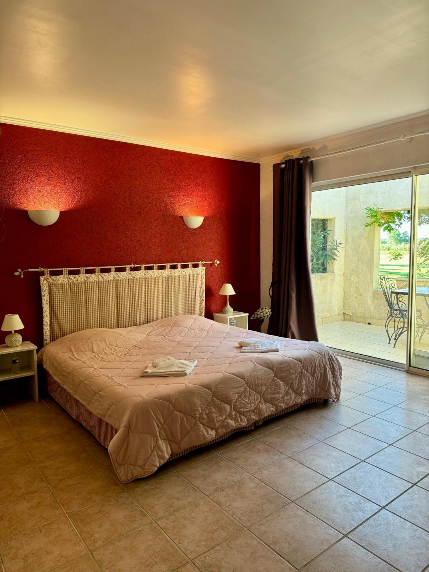 Mas Du Grand Peloux Otel Port-Saint-Louis-du-Rhône Dış mekan fotoğraf